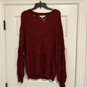 DAVI & DANI Open-Knit V-Neck Sweater in Burgundy